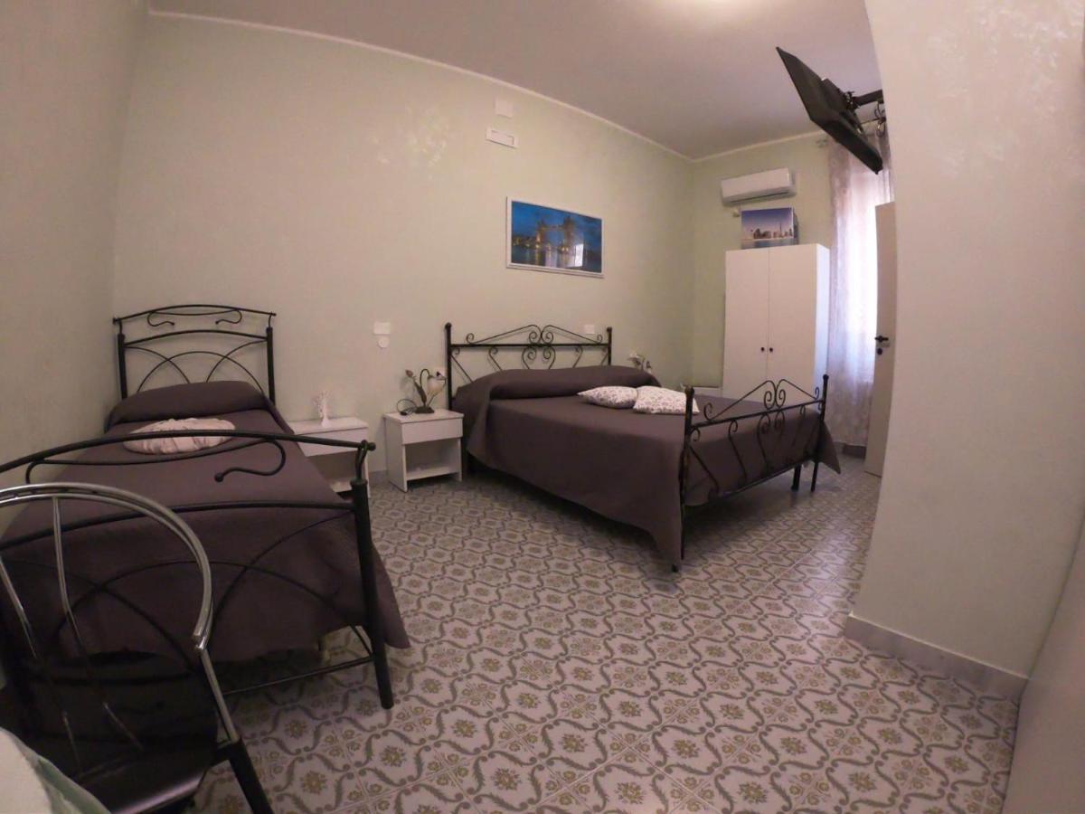 Le Stanze Di Ricci - Affittacamere Low Cost Lesina Exteriör bild