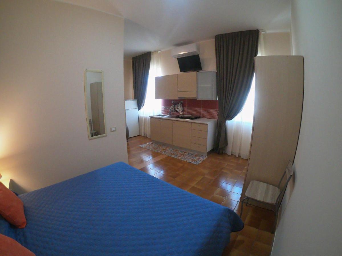Le Stanze Di Ricci - Affittacamere Low Cost Lesina Exteriör bild
