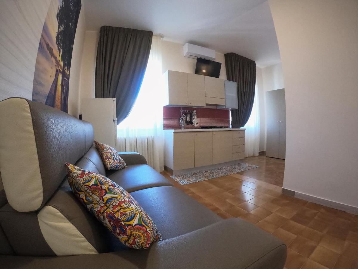 Le Stanze Di Ricci - Affittacamere Low Cost Lesina Exteriör bild